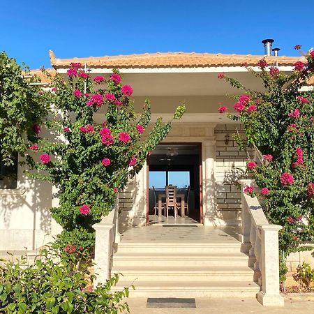Villa Serenity Agia Marina  エクステリア 写真