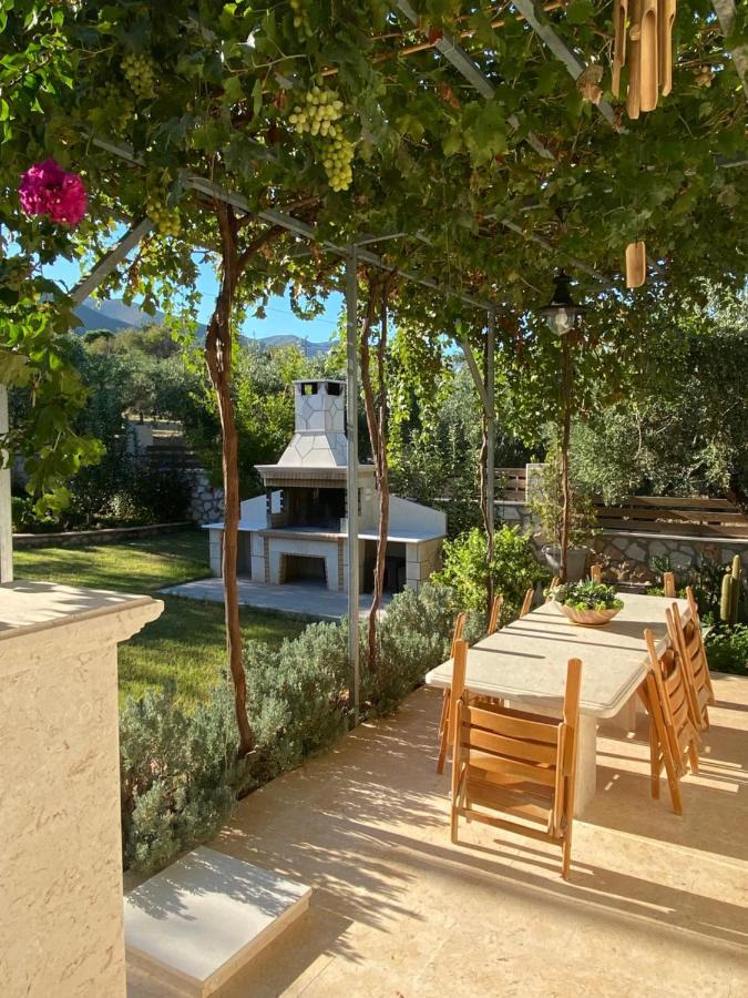 Villa Serenity Agia Marina  エクステリア 写真