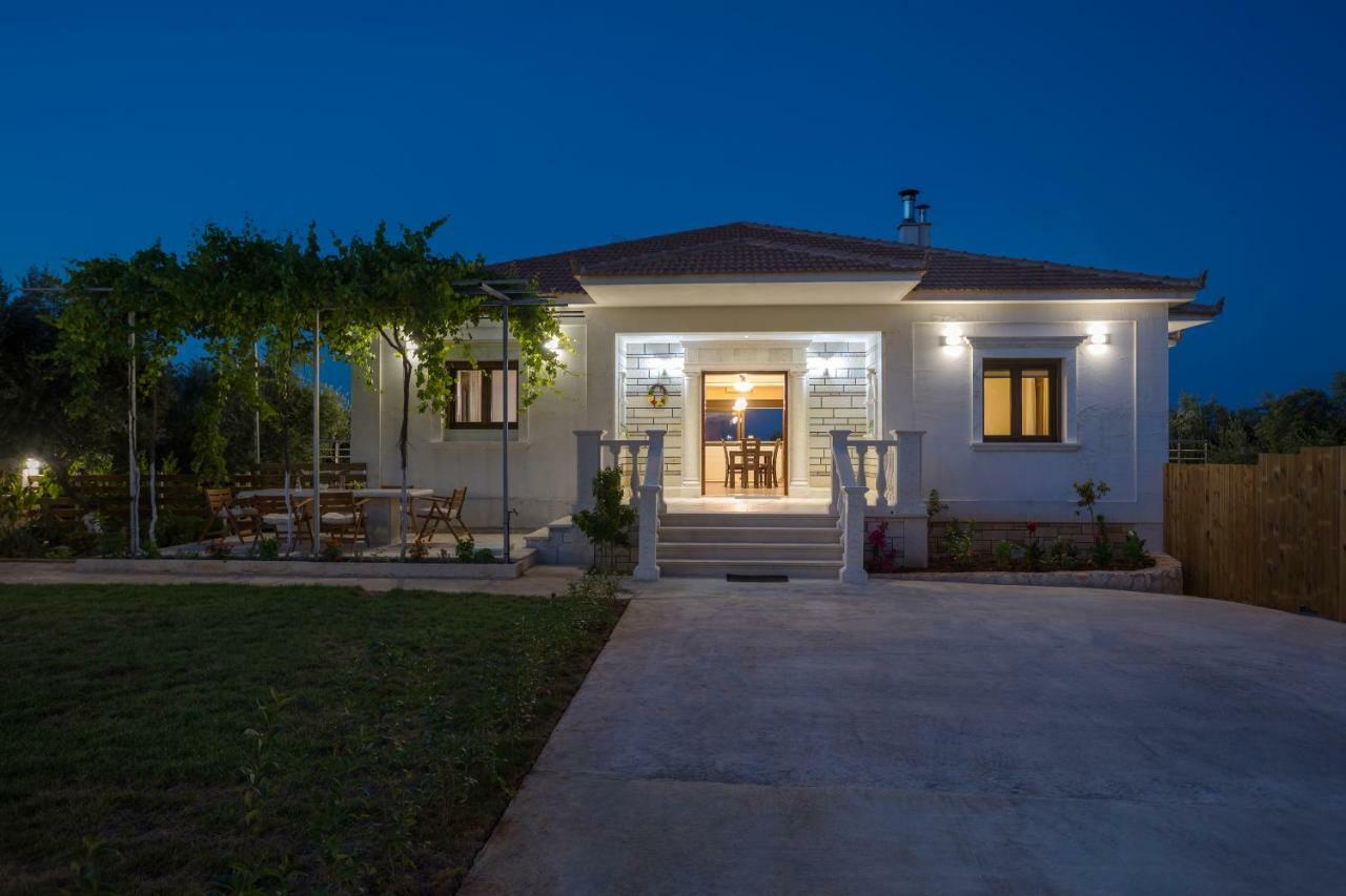 Villa Serenity Agia Marina  エクステリア 写真