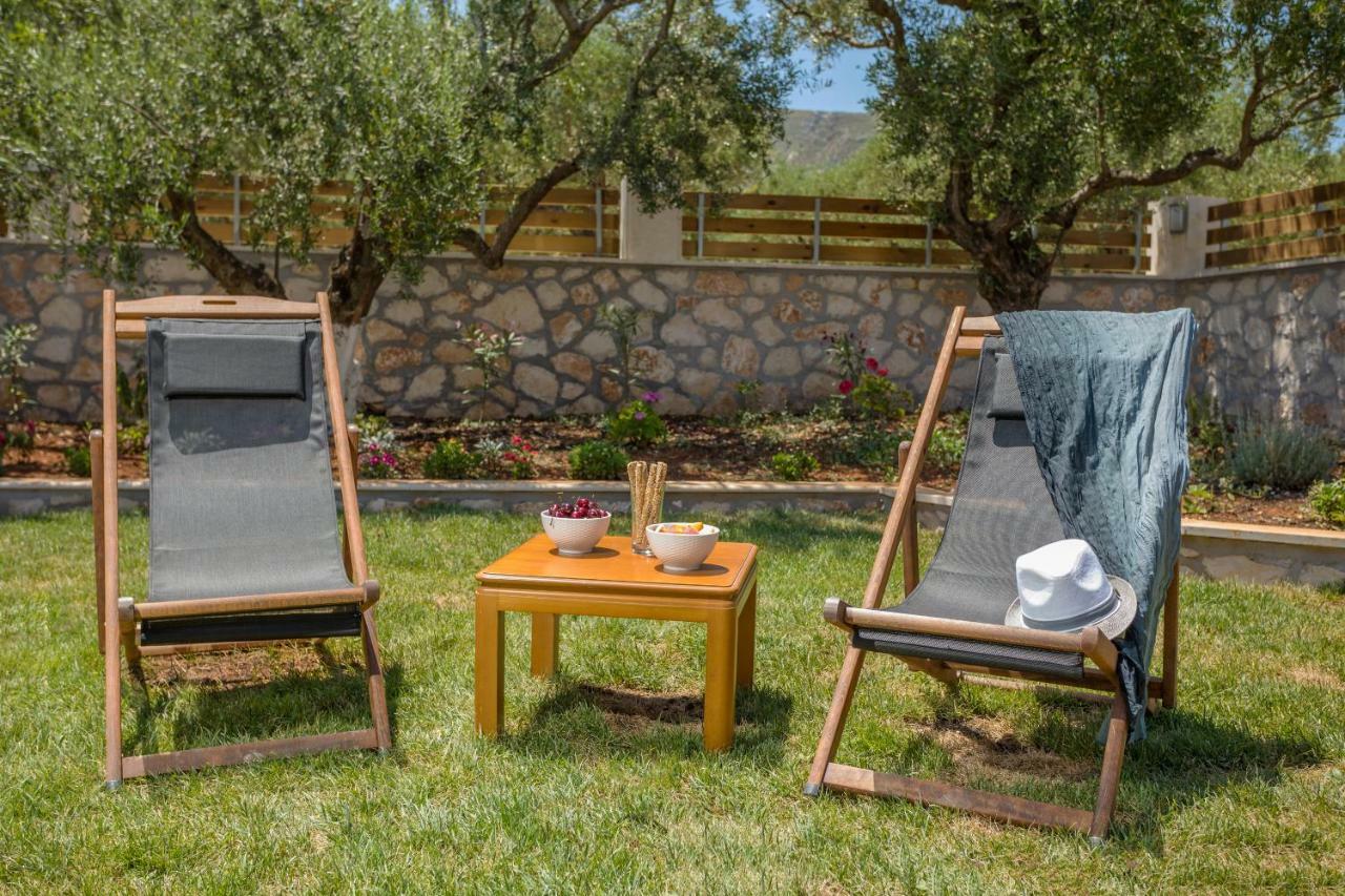 Villa Serenity Agia Marina  エクステリア 写真