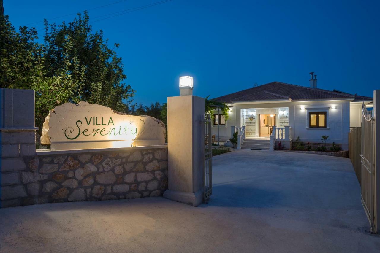 Villa Serenity Agia Marina  エクステリア 写真