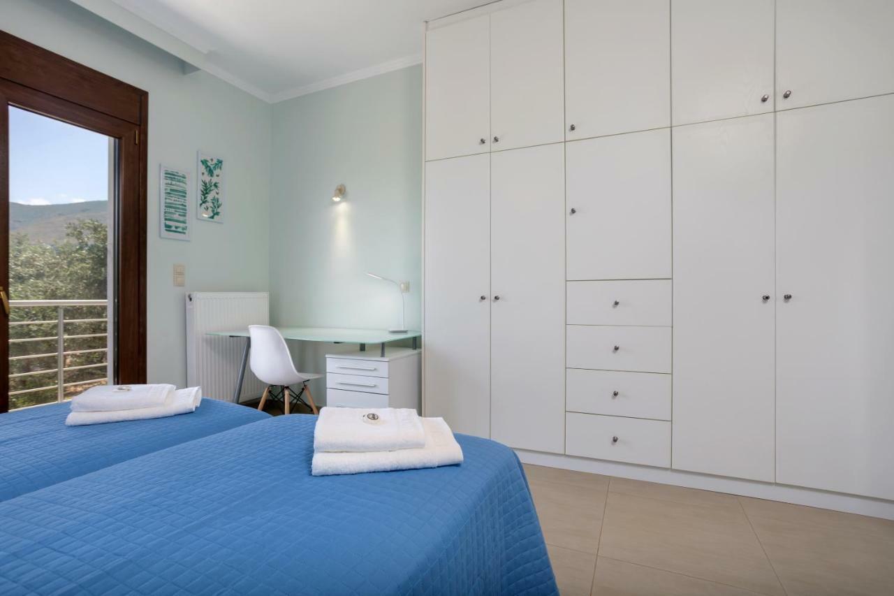 Villa Serenity Agia Marina  エクステリア 写真