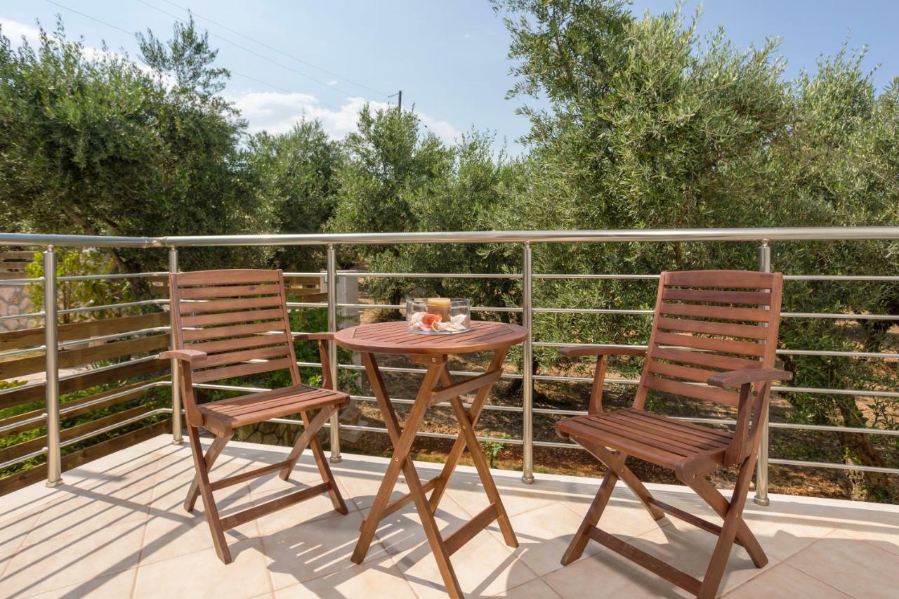 Villa Serenity Agia Marina  エクステリア 写真